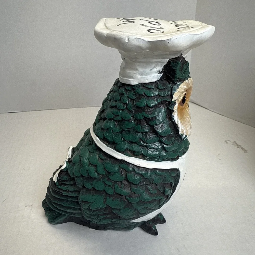 Two Homestyle 2010 Owl Figurines Pair Of Cooks Plastic